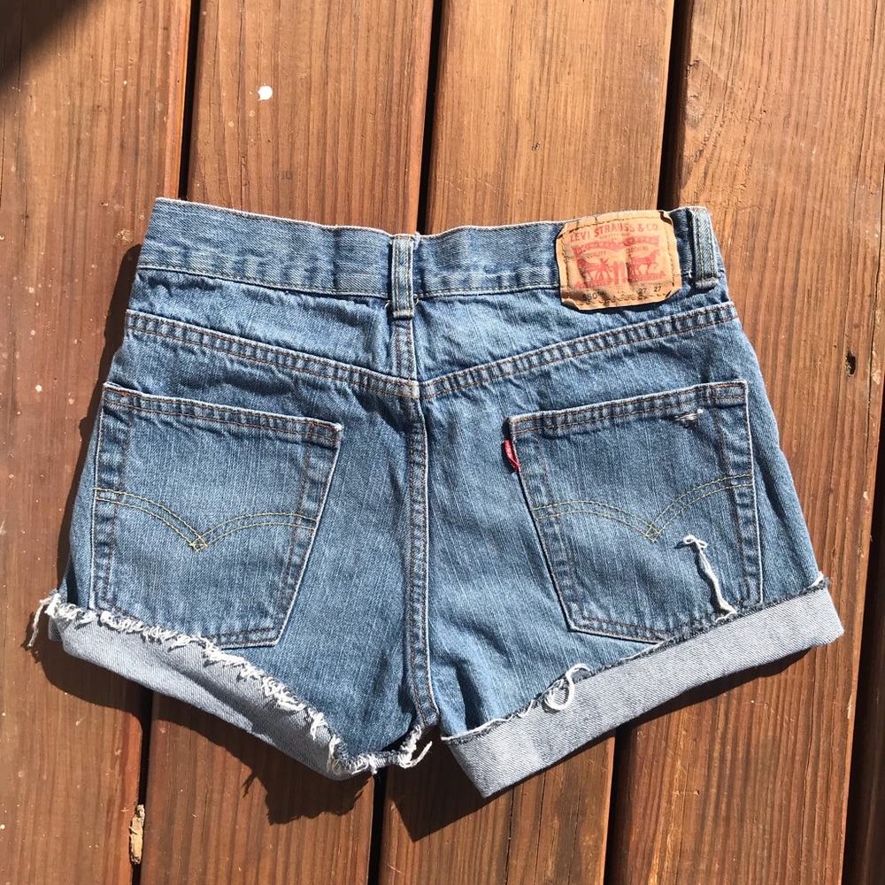 SOLD Levi cutoffs - Picture 3 of 4